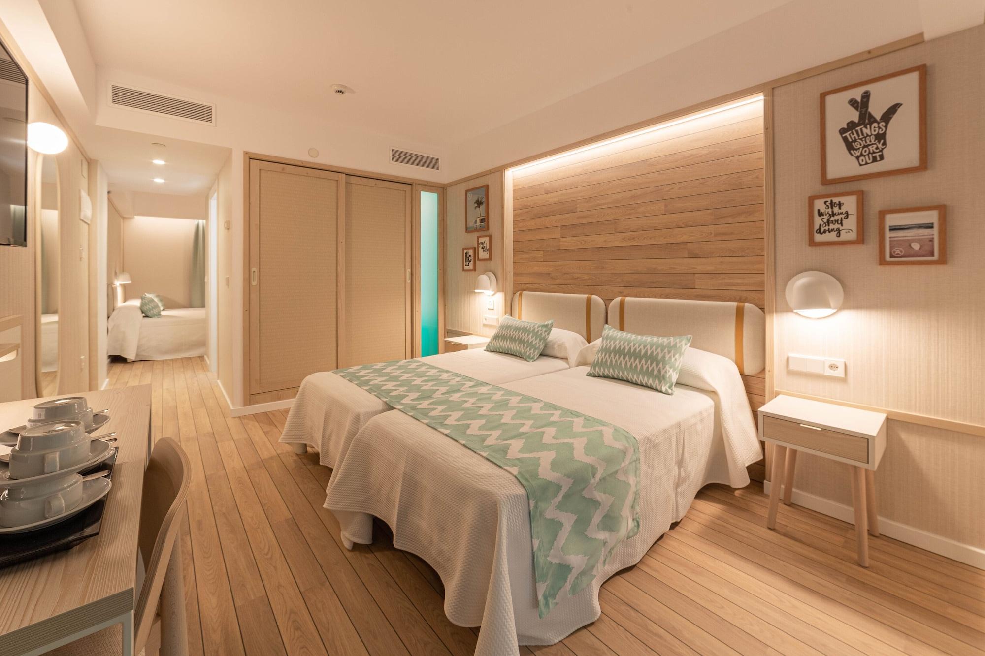 Ambassador Playa Ii Hotel 4*